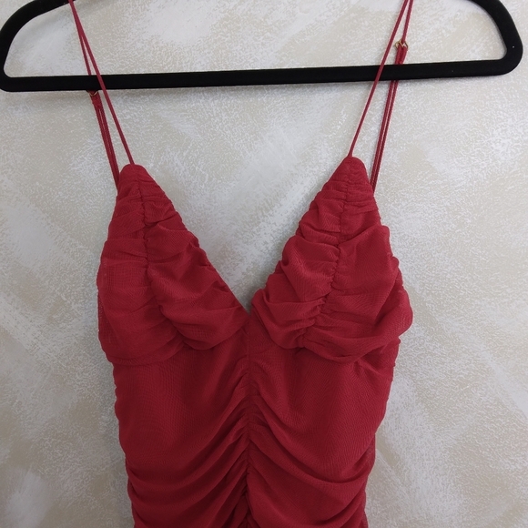 Size L Fashion Nova Red Ruched Spaghetti Strap Dress V Neck Hidden Back Zipper - Picture 2 of 9